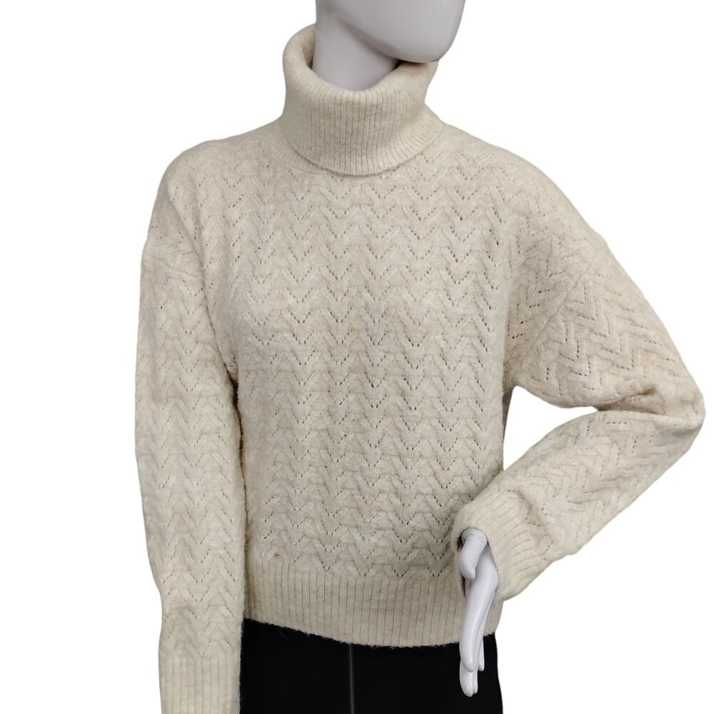 Old Navy Chunky Knit Sweater Size Small Beige Turtleneck Pullover Super Soft